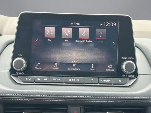 Used 2023 Nissan Rogue SV w/ SV Premium B Package FWD image 22