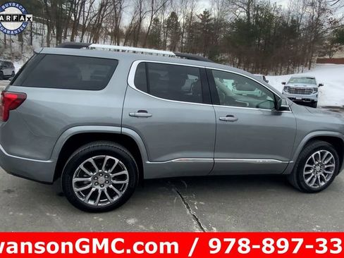 Used 2023 GMC Acadia Denali w/ Denali Technology Package image 9