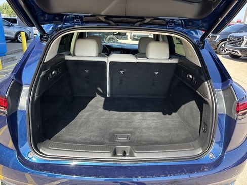 Used 2022 Buick Envision Essence w/ Technology Package I FWD image 6