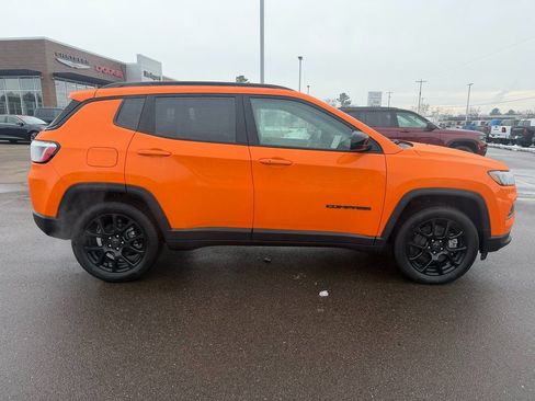 New 2026 Jeep Compass Latitude w/ Sun and Sound Group AWD/4WD image 4