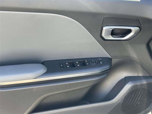 New 2025 Kia K4 LXS image 22