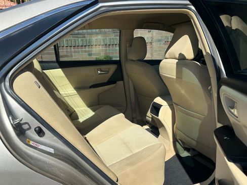 Used 2016 Toyota Camry LE image 12