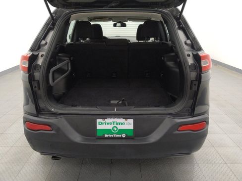 Used 2016 Jeep Cherokee Sport image 29