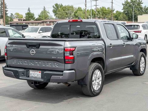 Used 2023 Nissan Frontier SV w/ SV Premium Package image 4