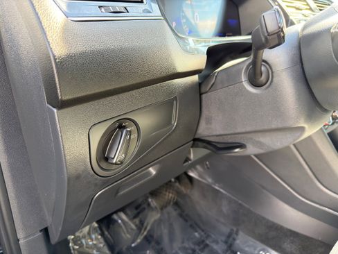 Used 2024 Volkswagen Tiguan S image 27