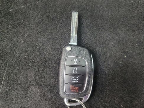 Used 2018 Hyundai Tucson SE AWD/4WD image 32
