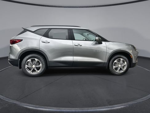 New 2026 Chevrolet Blazer LT w/ Sound & Technology Package AWD/4WD image 15