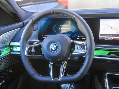 Used 2025 BMW i7 M70 w/ Executive Package image 12