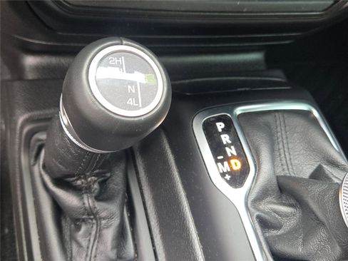 Used 2023 Jeep Wrangler Unlimited Sahara AWD/4WD image 23