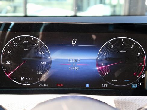 Used 2025 Mercedes-Benz CLA 250 image 37