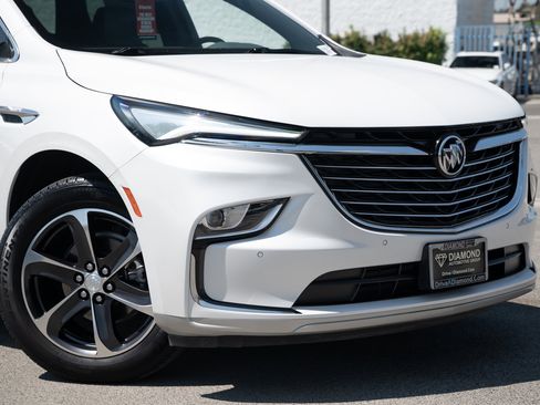 Used 2023 Buick Enclave Essence w/ LPO, Touring Package image 9