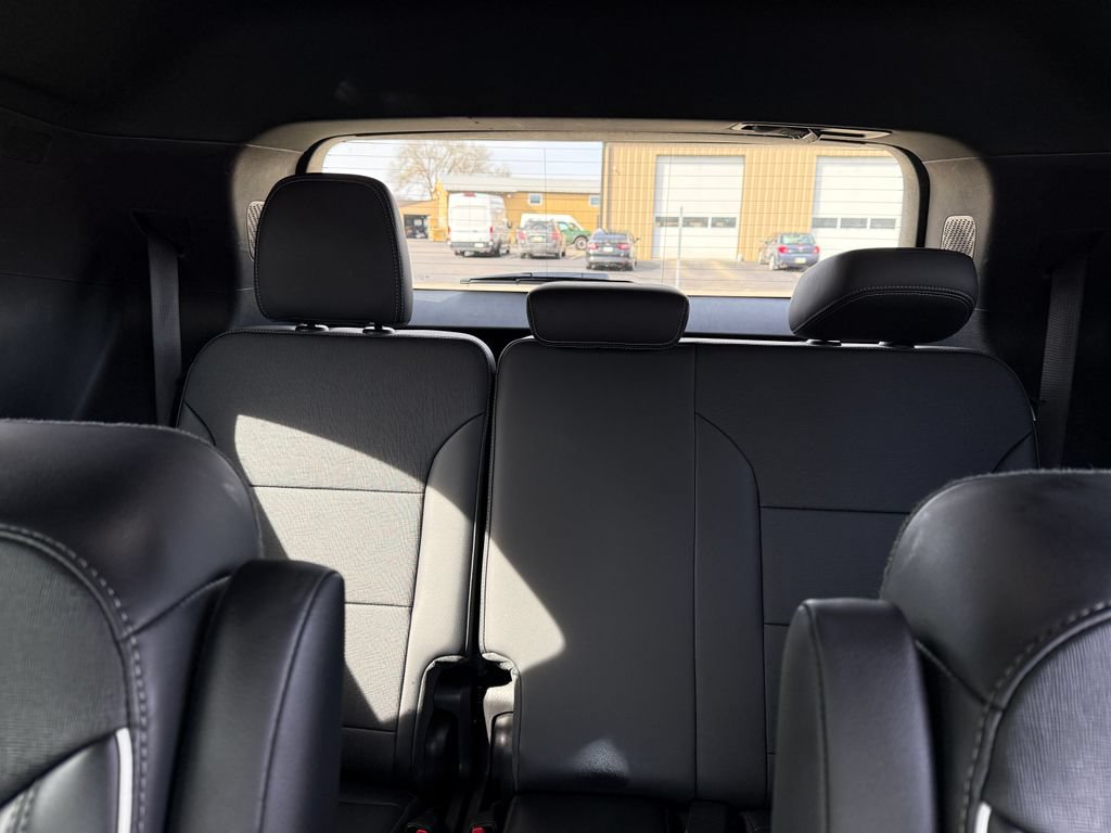 Used 2025 Buick Enclave Preferred AWD/4WD image 36