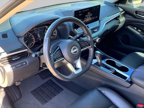 Used 2024 Nissan Altima 2.5 SR w/ SR Premium Package FWD image 16