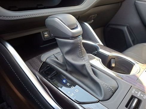 Used 2026 Toyota Highlander Limited image 16