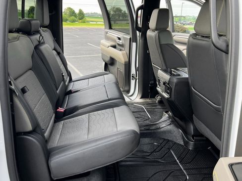 Used 2024 Chevrolet Silverado 2500 ZR2 w/ Technology Package image 22