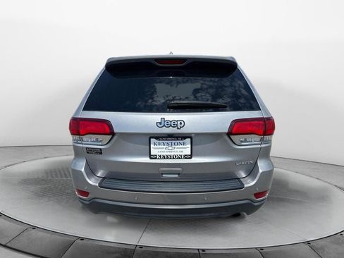 Used 2021 Jeep Grand Cherokee Laredo image 4