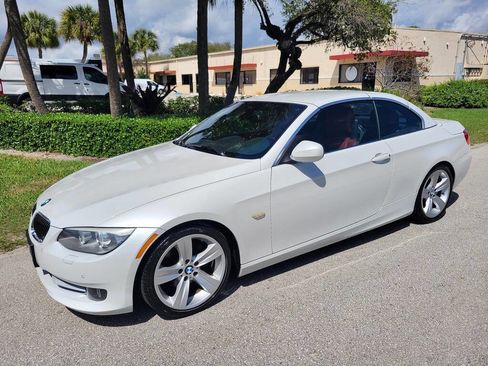 Used 2011 BMW 328i Convertible w/ Premium Pkg RWD image 4