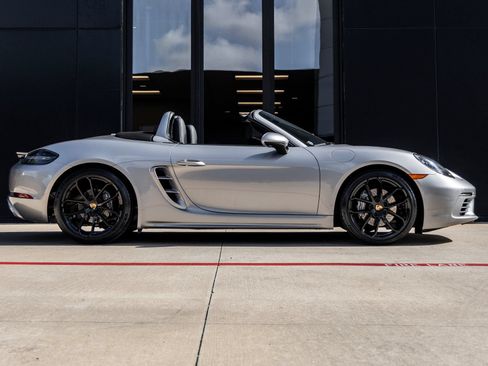 Certified 2024 Porsche 718 Boxster RWD image 13