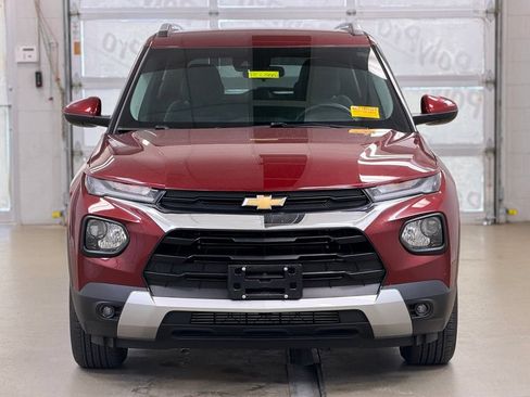 Used 2023 Chevrolet TrailBlazer LT FWD image 2