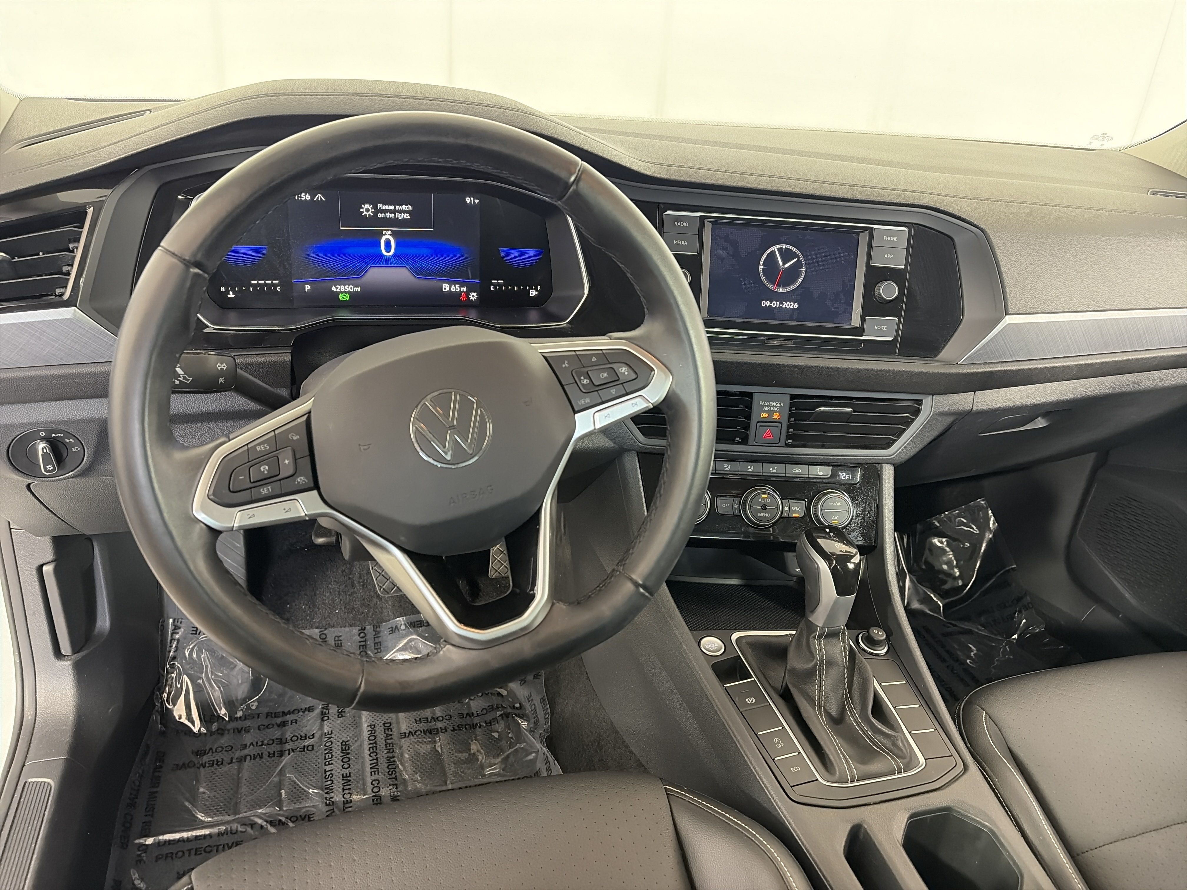 Used 2023 Volkswagen Jetta SE FWD image 3
