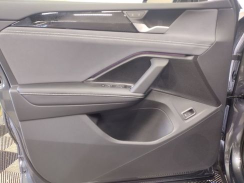 New 2025 Volkswagen Tiguan SE image 18