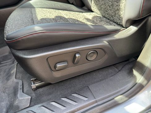 Used 2023 Chevrolet Colorado Z71 w/ Z71 Convenience Package 2 image 15