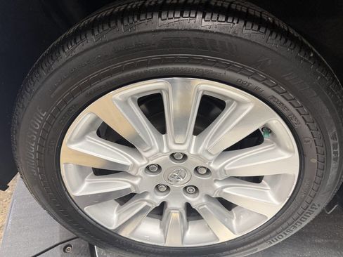 Used 2013 Toyota Sienna XLE image 27