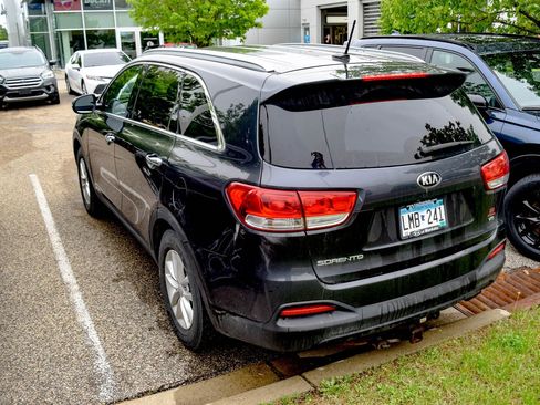 Used 2017 Kia Sorento AWD image 18