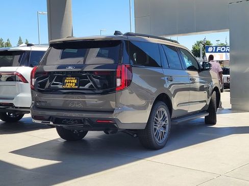 New 2026 Ford Expedition Platinum w/ Stealth Appearance Package AWD/4WD image 3