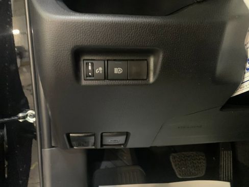 New 2025 Toyota RAV4 XLE image 31