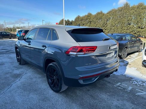 Used 2022 Volkswagen Atlas Cross Sport SE image 5