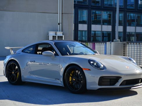 Certified 2024 Porsche 911 Carrera GTS image 7