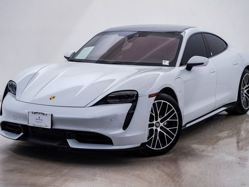 Used 2020 Porsche Taycan Turbo image 3