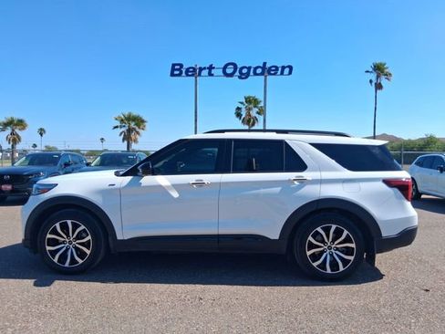Used 2022 Ford Explorer ST-Line w/ Class IV Trailer Tow Package RWD image 3