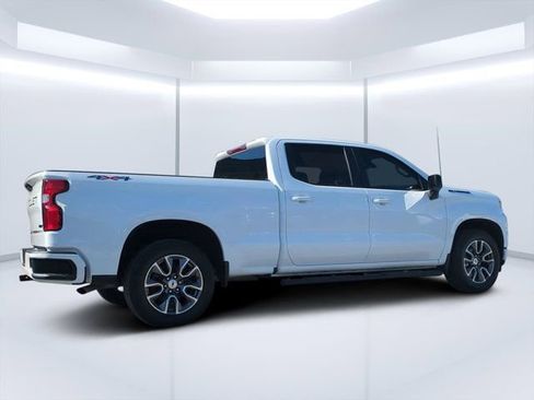 Used 2022 Chevrolet Silverado 1500 RST image 3