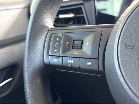 Used 2025 Nissan Kicks SV image 15