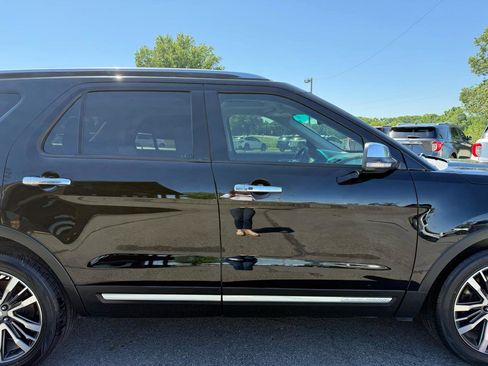 Used 2016 Ford Explorer Platinum AWD/4WD image 40