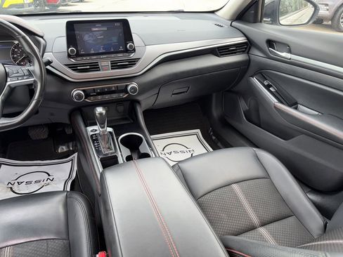 Used 2024 Nissan Altima 2.5 SR image 24