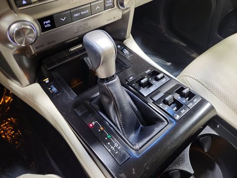 Used 2020 Lexus GX 460 Luxury w/ Accessory Package AWD/4WD image 27