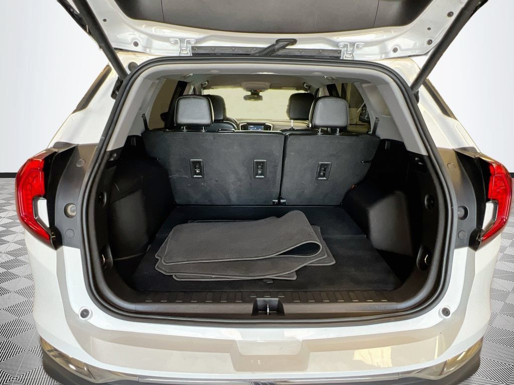 Used 2024 GMC Terrain SLT AWD/4WD image 23