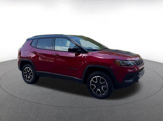 Used 2025 Jeep Compass Trailhawk AWD/4WD video 2