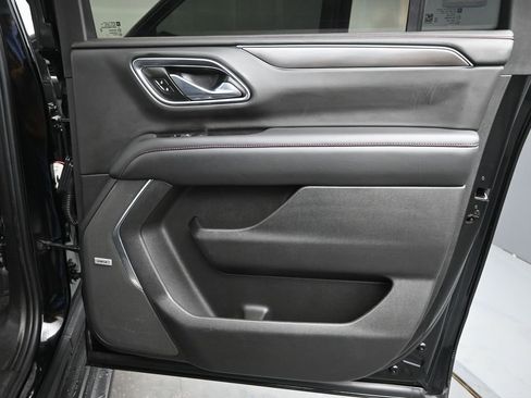 Used 2021 Chevrolet Suburban RST w/ Rear Media and Nav Package image 18