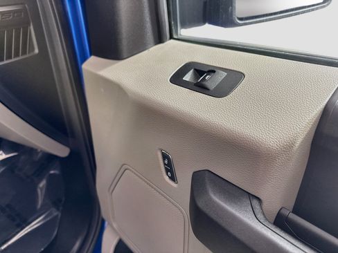 Used 2017 Ford F150 XL w/ Equipment Group 101A Mid AWD/4WD image 30