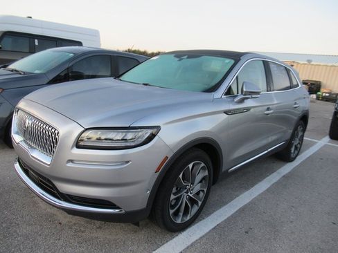 Used 2022 Lincoln Nautilus Reserve w/ Equipment Group 201A image 3