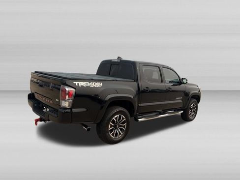 Used 2021 Toyota Tacoma TRD Sport AWD/4WD image 4