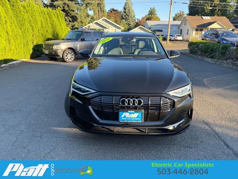 Used 2021 Audi e-tron Premium w/ Convenience Plus Package image 13