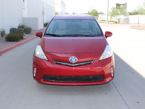 Used 2012 Toyota Prius V Three w/ Preferred Accessory Pkg FWD image 2