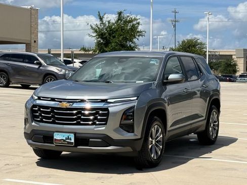 Used 2025 Chevrolet Equinox LT FWD image 8