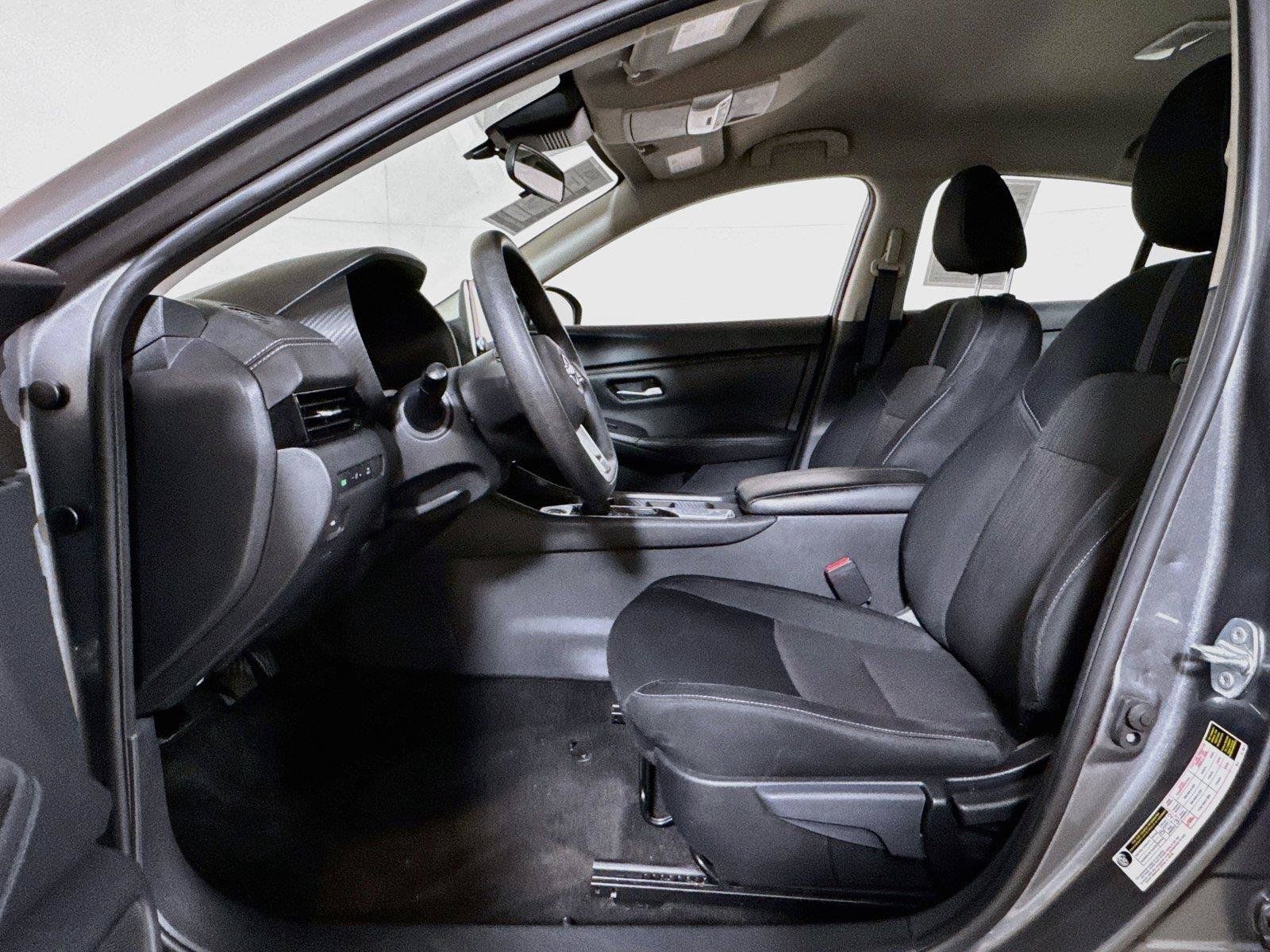Used 2024 Nissan Sentra SV FWD image 17