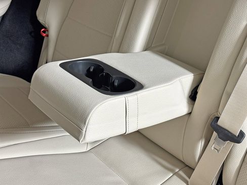 Used 2025 Mercedes-Benz GLE 350 4MATIC image 29